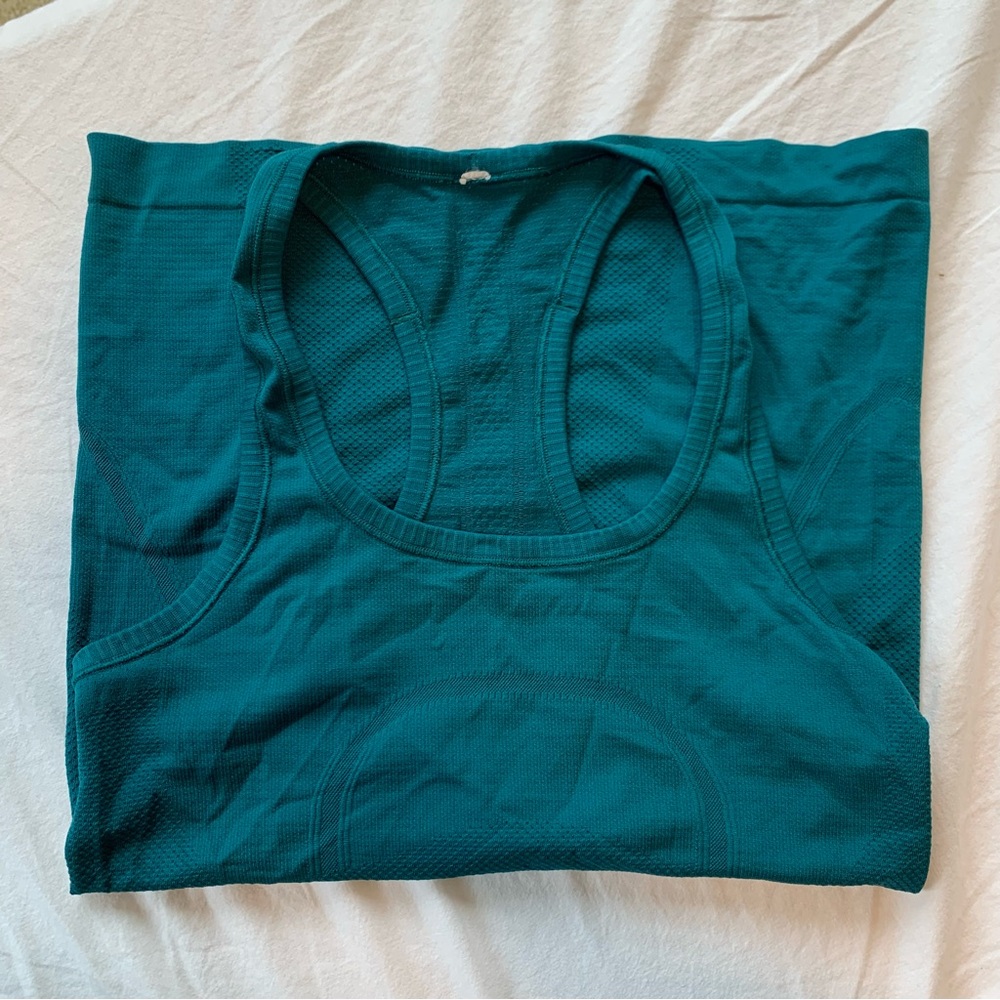 LIKE NEW Women’s Lululemon Run Swiftly Racerback Tank